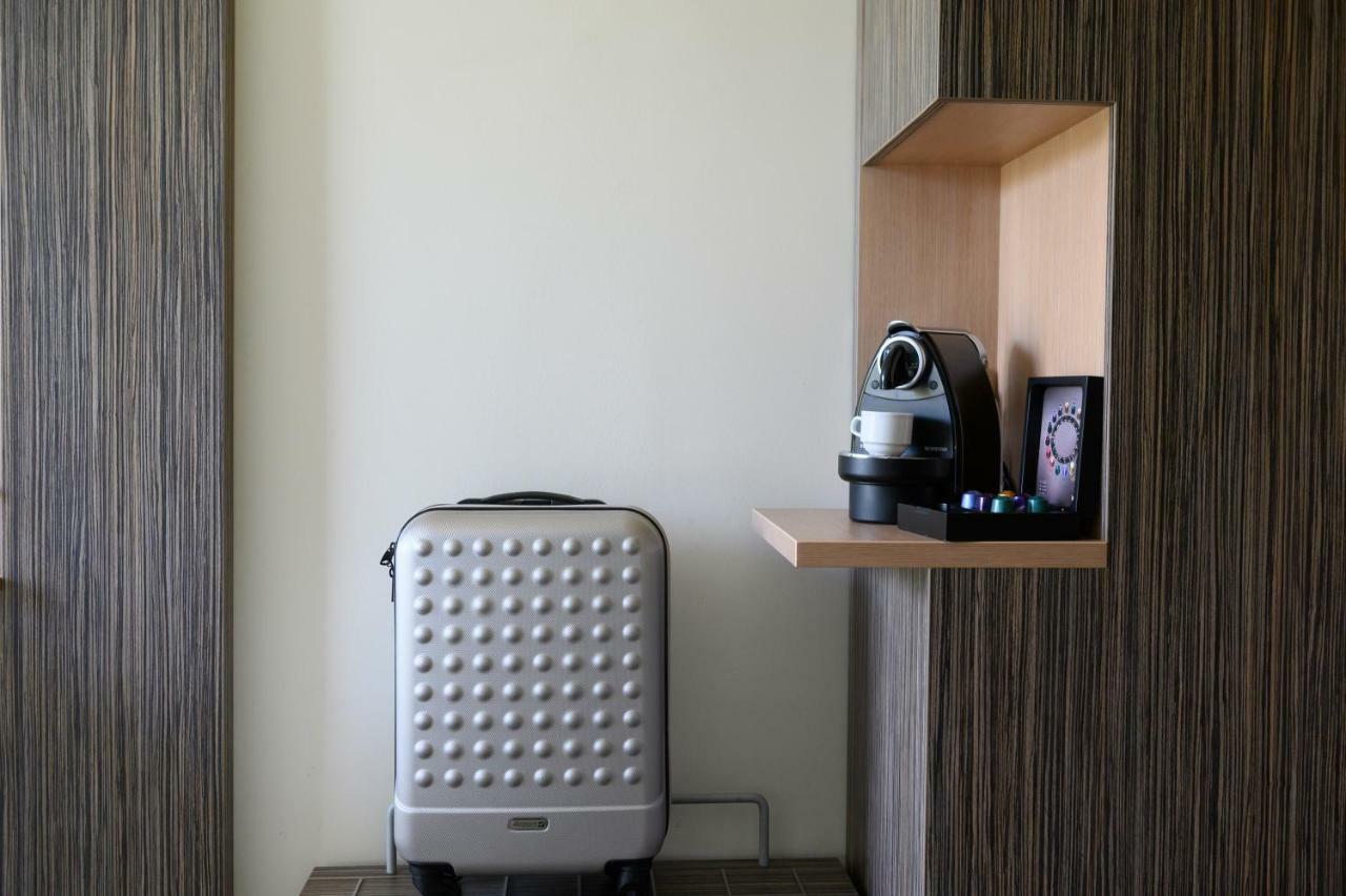 Hotel Mercure Lille Aeroport Экстерьер фото